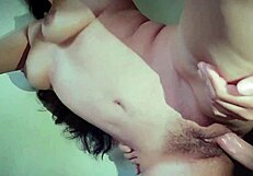 Madrastra cachonda hace lluvia dorada a hijastro!