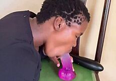 ebony girl masturbates her huge clit