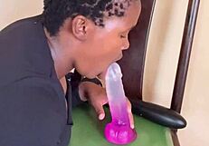 ebony girl masturbates her huge clit