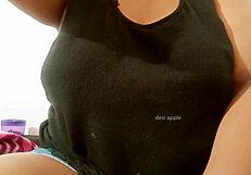 Sri lankan lady proudly displays her natural big tits and ass