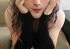 Twerking Big White Ass Sissy Crossdresser in Amateur Gay Webcam Show