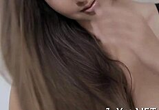 Solo girl cures itching in her pussy by rubbing it