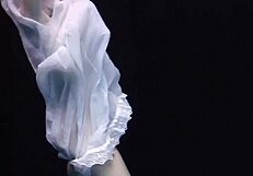 andrejka stuns with incredible underwater moves in pool