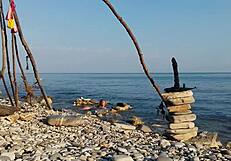 Cosplay Moana XXX: Nude girl masturbates outdoors and fucks dildo with moaning and squirting.