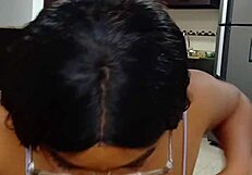 hermanastra me enseña lo rico que es una paja rusa