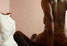 Lanet Olsun, Bu Seksi Ebony Üvey Anne O Büyük Siyah Siki Süriyor!