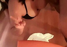 mi esposa recibe un masaje castigado