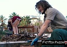 Sensational cutie Joseline Kelly eats enormous cumshot