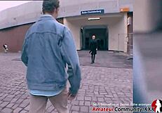 مص ساخن في الدرج يتحول لنيك حار مع ميلف على أريكة ألمانية