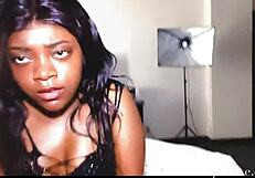 Ебони заварена дъщеря инициира сутрешен секс