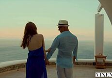 Vixen kızıl saçlı güzelliğiyle vahşi doggystyle aksiyonunda şaşırtır