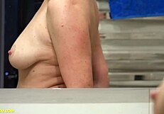 Curvy stepmom fingers herself in the bathtub 😍