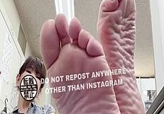 Asian feet fetish in the office