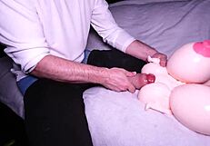 Latina BBW tempts with her fat ass in outdoor public booth.