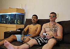 Playing video game with skatist23cm