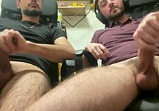 Arkadaşım Porno İzlerken Patlayıcı Boşaldı