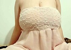 No puedo parar de acariciar mis tetas grandes en este vestido chic, Depravedminx