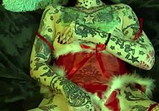 Milf solo orgasm on shelf