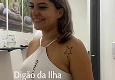 Hotwife squirts twice during massage