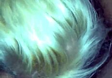 Kurba blondinka žena daje intenziven seksi pičkar z velikimi joškami in razgaljenim ritom!