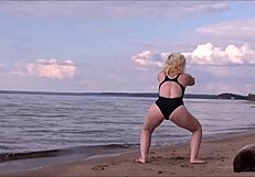 Beautiful amateur in a hot sea adventure