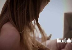 يا ريت تشوف حسد أم زوجة لحجم صدرها مع ألعاب؟