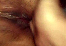 Amateur fingering squirt from fat milf pussy