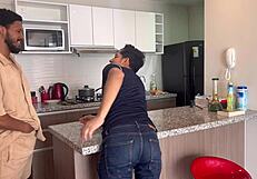 Bartender Follando Con Cliente Hetero Curioso.