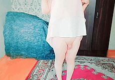Sissy crossdresser shows off big ass in homemade video