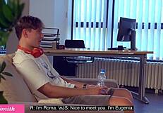 Guy Handcuffs His Therapist Unexpectedly