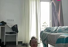 高雅骚货假期淫乱健身