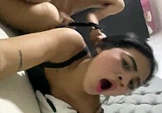 Mi hermanastra le encanta grabarse mientras follamos para que todos la vean