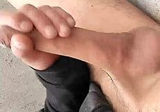 I masturbate outdoors, riskin my neighbor catchin me skinny and beautiful