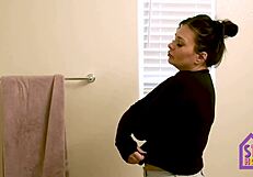 My hot stepmom london rose got stuck in the washer