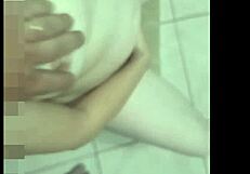 adoro massagem nos seios depois de um dia de trabalho