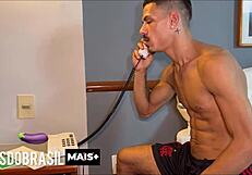 Twink Tecnico Sucks Big Cock