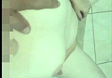 adoro massagem nos seios depois de um dia de trabalho