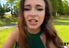 Debt4k Borçlu orospu yakın çekim hentai eylemde çakılıyor, lanet olsun!