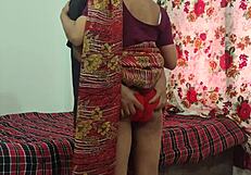Indian housewife seduces her guest for steamy sex session