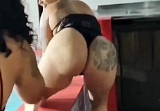 I met an anonymous girl on the beach and invited her to record a full video on Red!