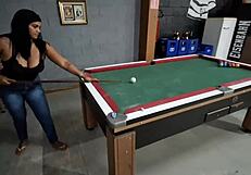 Проиграла игру, но получила догги-трах на пляже