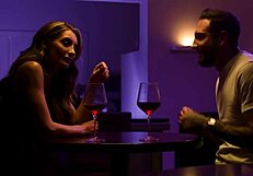 มิลฟ์ Silvia Saige เลียและขี่เพื่อออแกซึมทวารหนัก