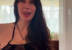 A woman with big natural breasts has sex with a man she met at the gym