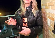 Coloquei casada pra mamar na frente do corno