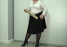 I’m obsessed with this mature teacher’s big ass and tits at the photoshoot. Behind the scenes, her pawg body shines on amateur cam!