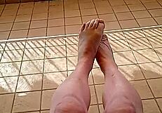 a quick clip showing my feet in a bisexual gay amateur scene