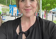 Hot Kim shows off her natural mature curves in a steamy display.