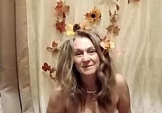 esclave f celebrates autumn with flashing