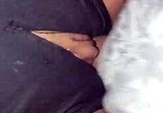 น้ำเงี่ยนของเธอเอาให้สอยแหย่เข้าไปได้ทั้งสอง