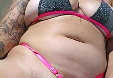 eu to batendo siririca pro meu amante e gravei pra ele ver, tipo